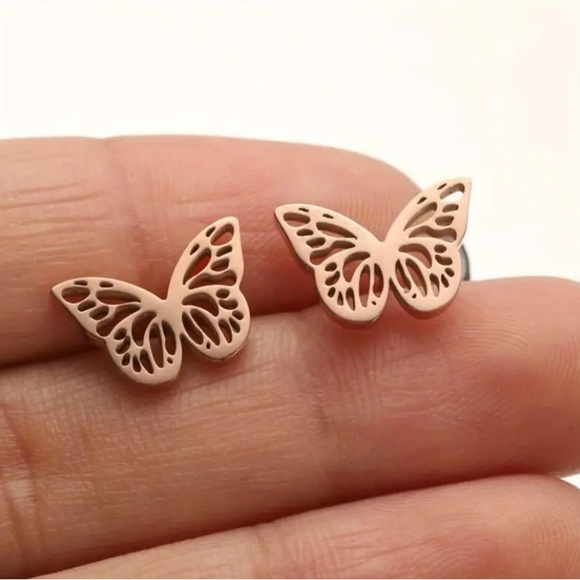 BOGO! Dainty Butterfly earrings in color Rose Gold - Boutique NEW - Picture 1 of 4